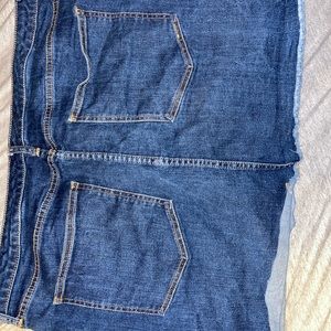 Jean skirt size 20 in perfect condition just don’t wear it